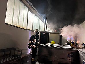 Feuerwehr Nittenau: Industriebrand am 20.01.2023