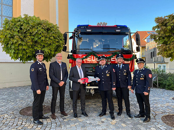 Gruppenbild mit HLF 20